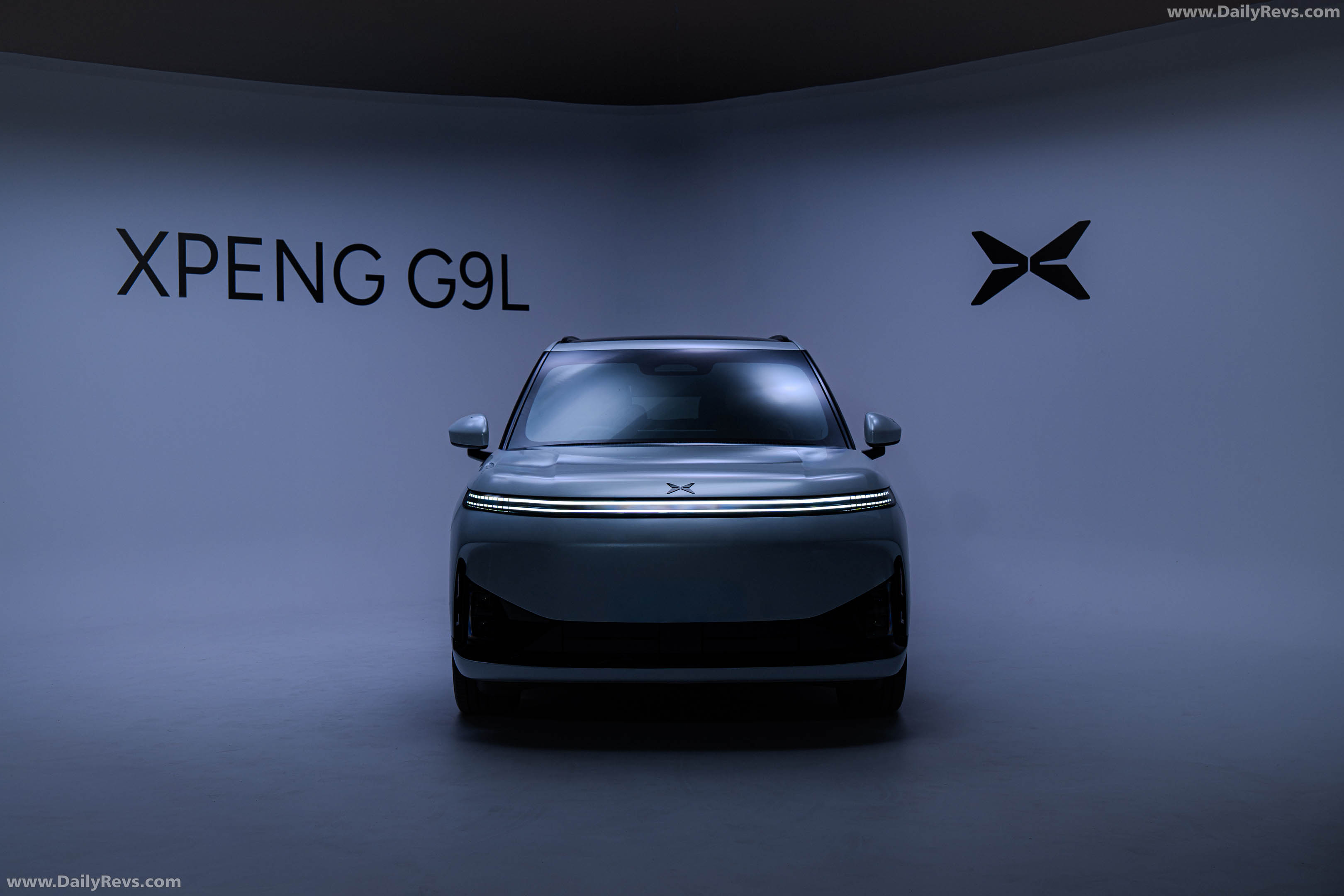2027 Xpeng Motors G9L Front View